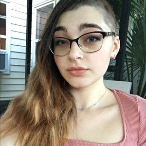 Meet your Posher, Lizzie